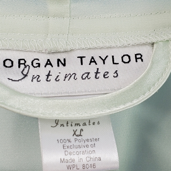 Morgan Taylor Intimates green satin robe with tie XL - Picture 11 of 16